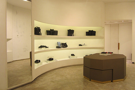Versace Boutique, Yuda, China